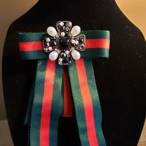 Pearl and stones brooch